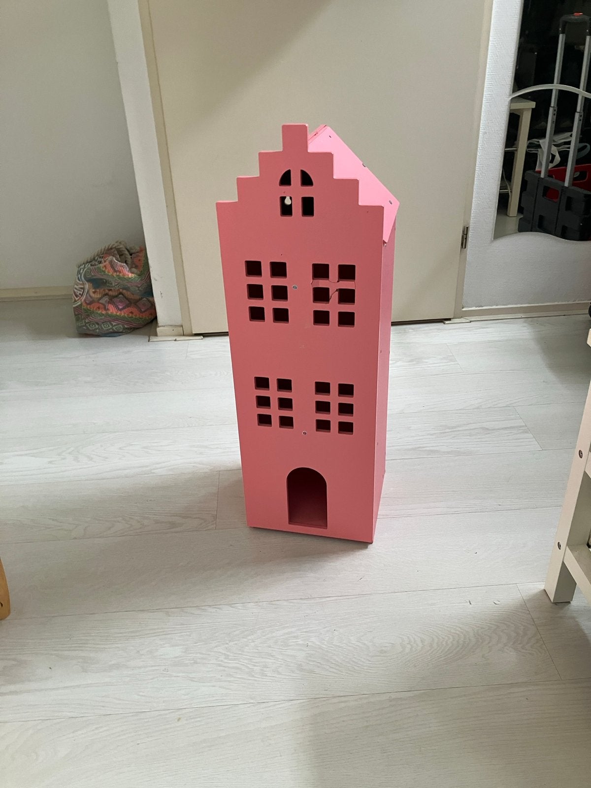 Roze poppenhuis grachtenpand, Ophalen, Gebruikt, Poppenhuis