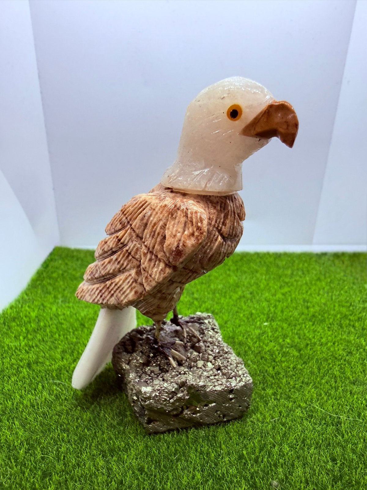 Gouden Adelaar uit Natuursteen - Tijgerjaspis, Kwarts, Pyrie, Minder dan 20 cm, Natuurlijk materiaal, Ophalen of Verzenden, Handgemaakt