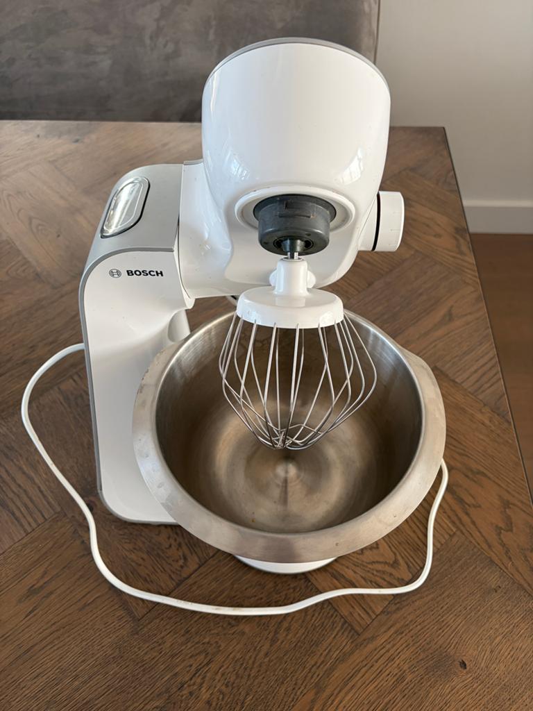 Bosch Keukenmachine met Blender en Diverse Accessoires, Ophalen, Gebruikt, 3 snelheden of meer, 2 tot 3 liter