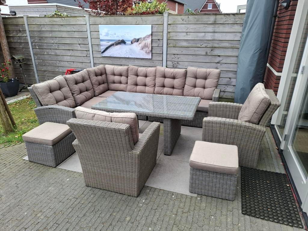 Loungeset met 2 stoelen, 2 hockers en Keter kussenbox, Ophalen, Kunststof, Gebruikt, 8 zitplaatsen