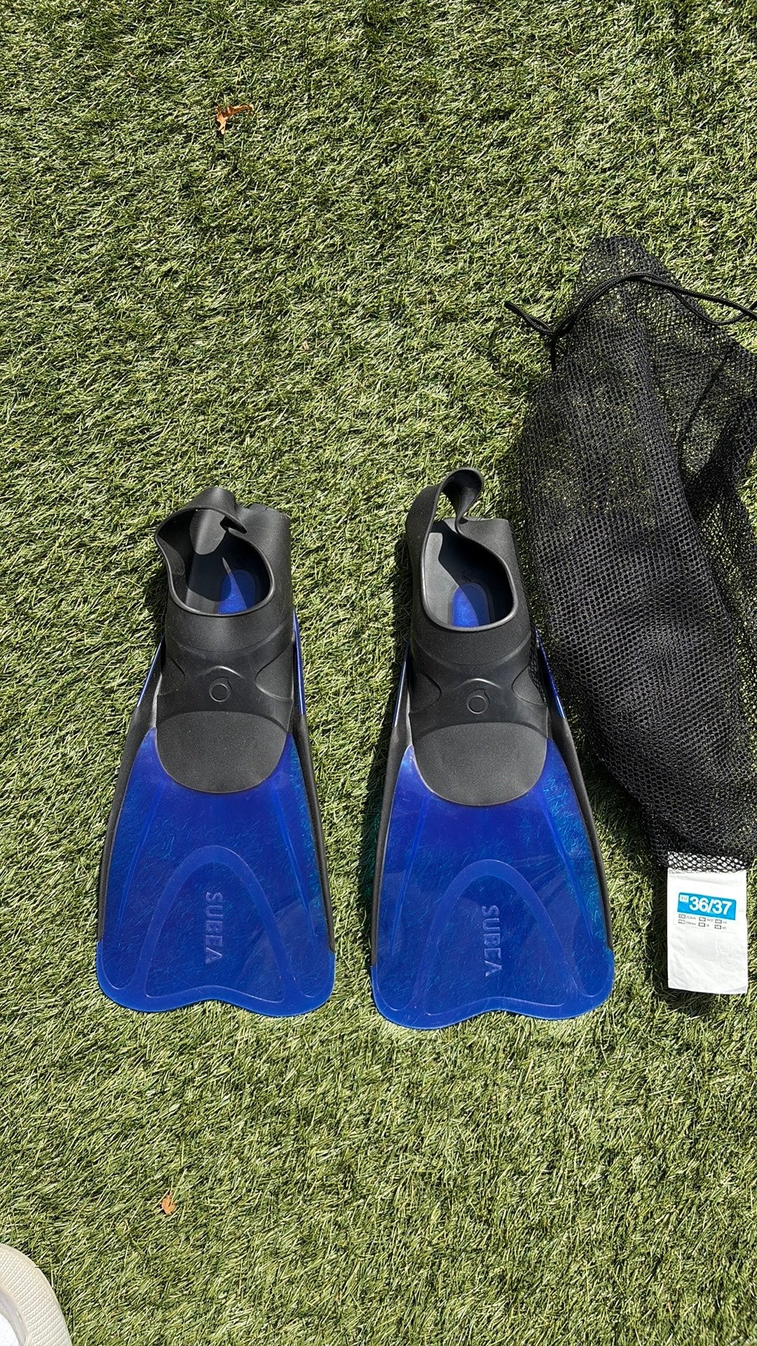 Kinder zwemvliezen maat 36-37, Watersport en Boten, Duiken, Ophalen of Verzenden, Zo goed als nieuw, Zwem- of Duikvliezen
