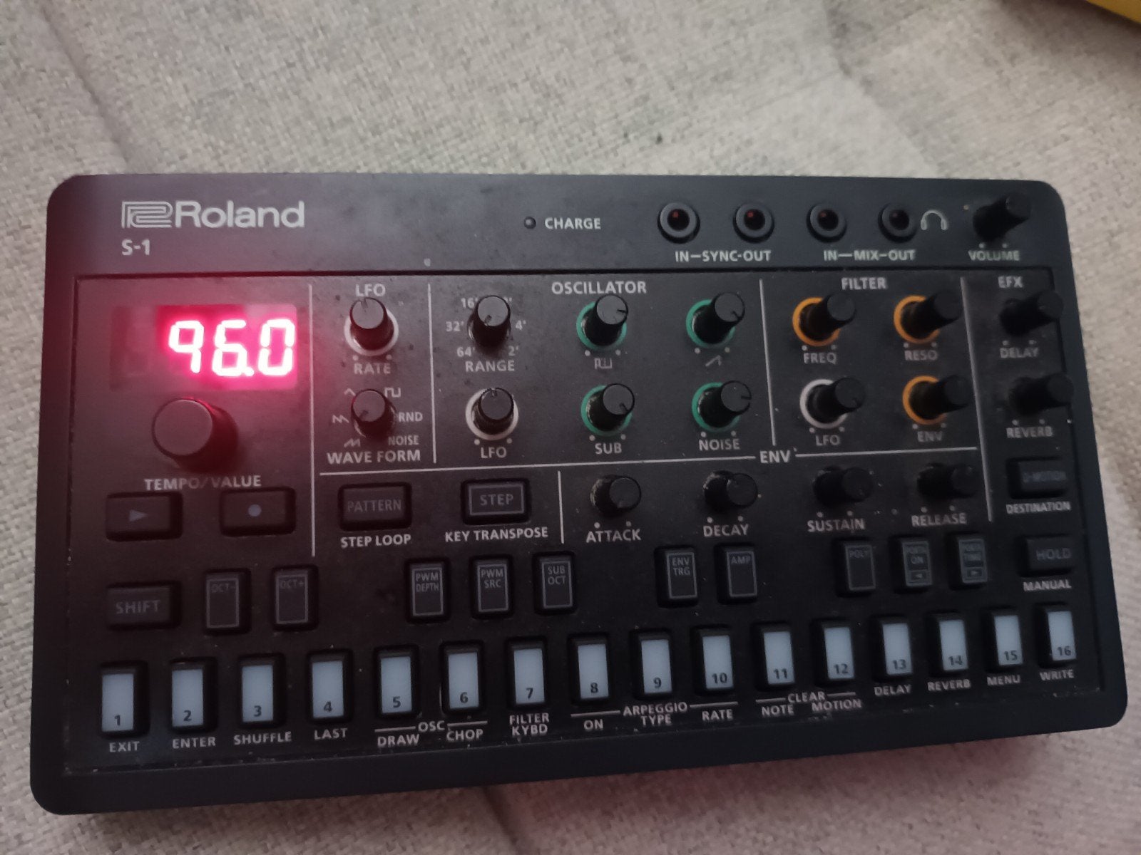 Roland S-1 Compacte Synthesizer - Zo goed als nieuw, Muziek en Instrumenten, Ophalen of Verzenden, Zo goed als nieuw, Overige aantallen