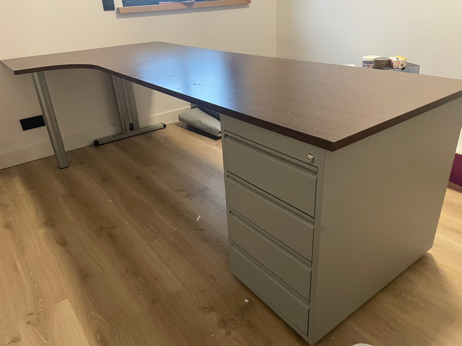Bureau hoek buro, Gebruikt, Metaal, Hoekbureau, Bruin