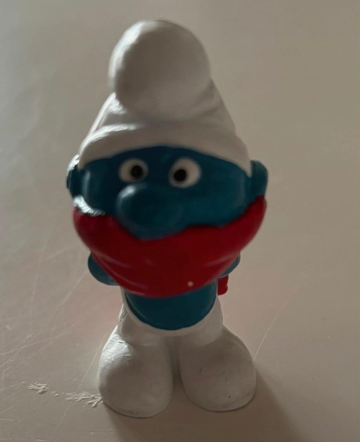 Smurf met rode sjaal - Vintage Smurfen figuur, Verzamelen, Smurfen, Ophalen of Verzenden, Gebruikt, Overige Smurfen, Poppetje, Figuurtje of Knuffel