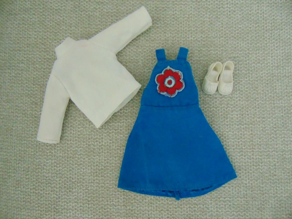 Vele soorten Sindy vintage kleding setjes, Verzamelen, Poppen, Ophalen of Verzenden, Zo goed als nieuw, Kleertjes