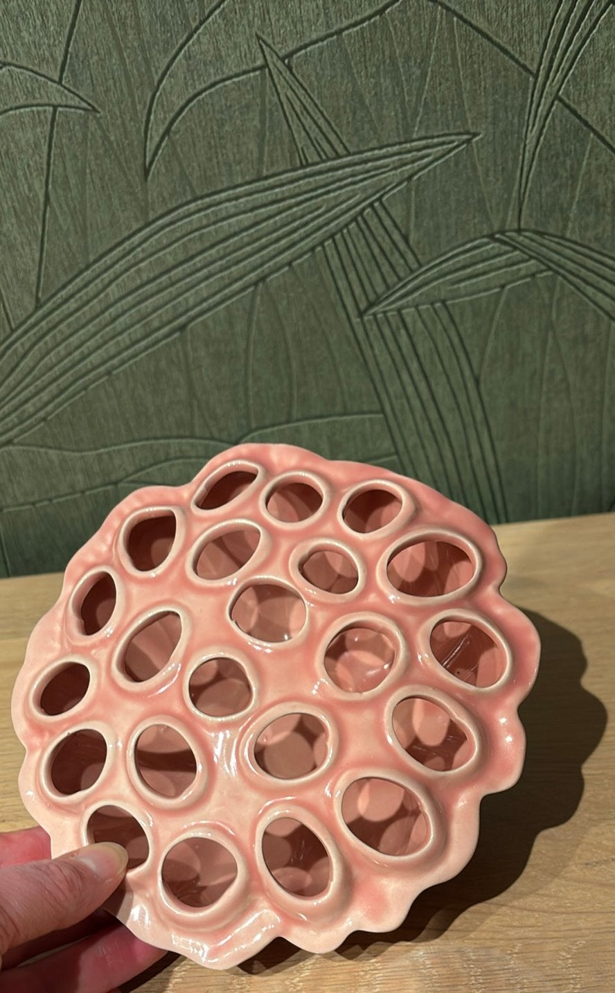 Des Pots lotusvaas zalmroze groot 15 cm, Handgemaakt, Ophalen of Verzenden, Zo goed als nieuw, Roze