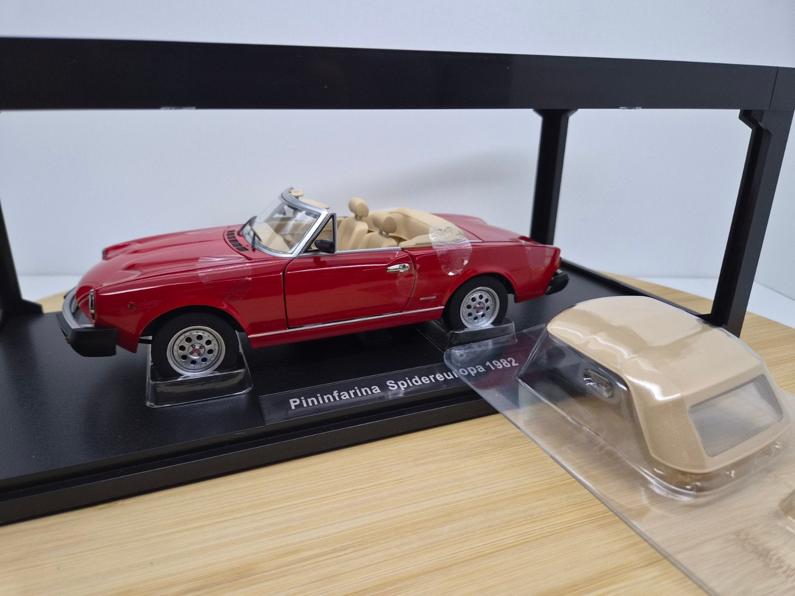 Touring Models Pininfarina Spidereuropa Fiat 124 Spider 1:18, Overige merken, Auto, Nieuw, Ophalen of Verzenden