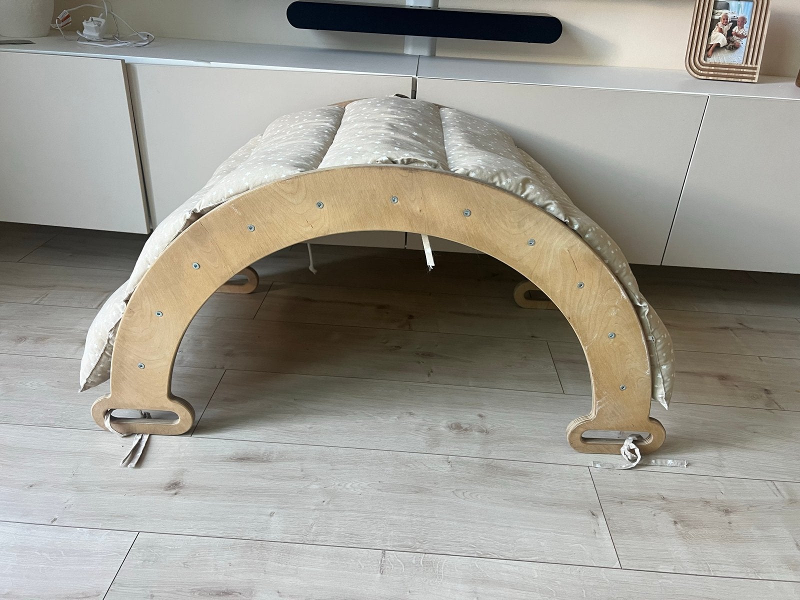 Houten montessori speelboog/schommel met kussen, Ophalen, Gebruikt, Jongen of Meisje