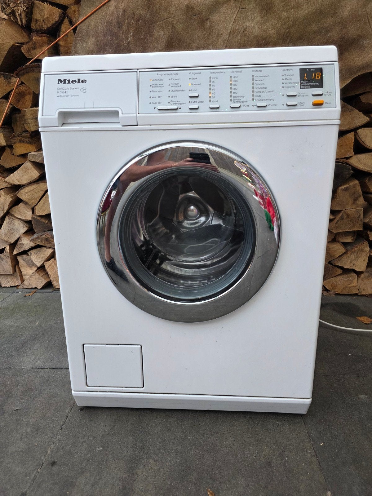 Miele SoftCare 7kg wasmachine A++

Diverse wasprogramma's en, Ophalen, Minder dan 85 cm, Zo goed als nieuw, 1200 tot 1600 toeren