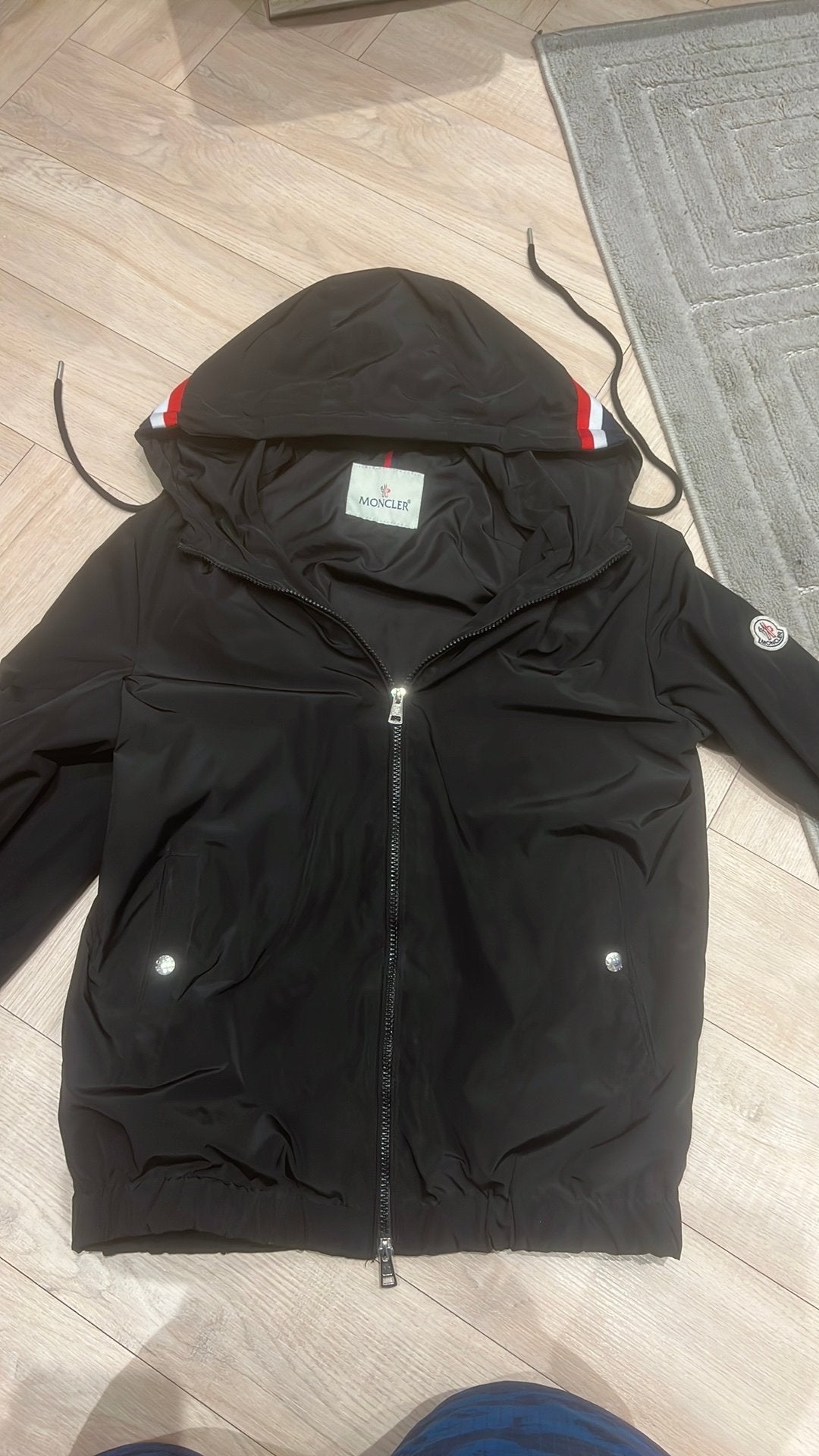Zwarte winterjas moncler – maat M (Chinese maat), Ophalen, Zo goed als nieuw, Zwart