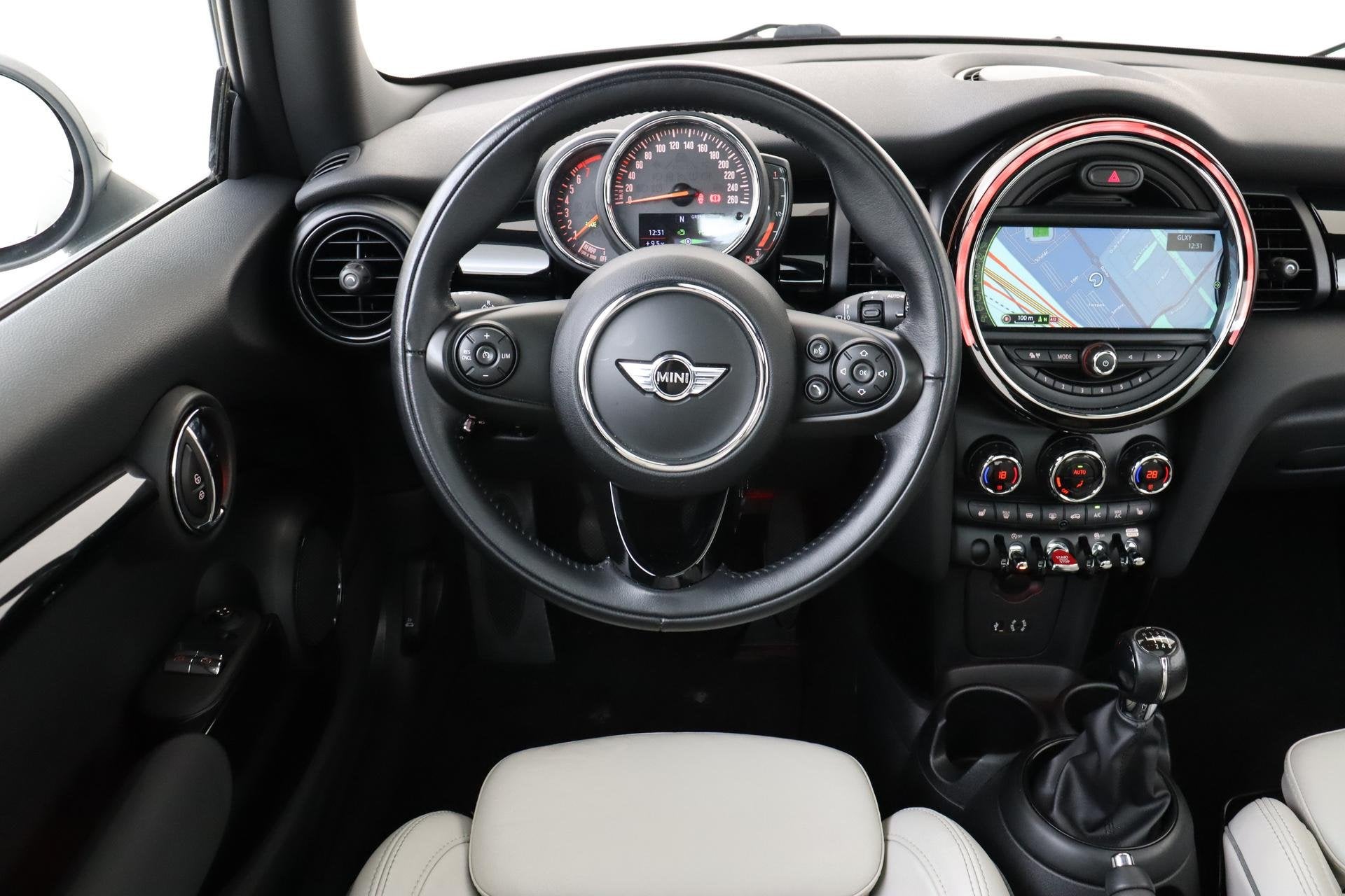MINI COOPER S SEVEN CHILI -PANO.DAK|KEYLESS|BUSINESS|VISIBIL, Auto's, Voorwielaandrijving, 1998 cc, Gebruikt, Euro 6