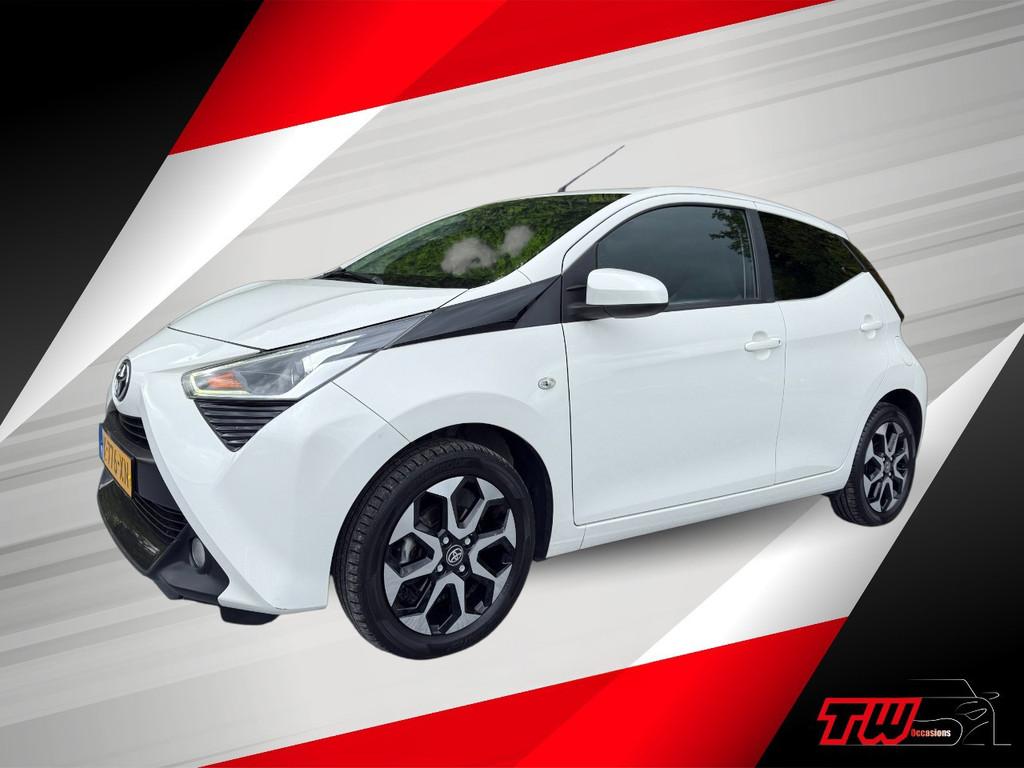 Toyota Aygo 1.0 VVT-i x-joy |NWE APK|AIRCO|CARPLAY|CAMERA|NA, Voorwielaandrijving, Stof, Gebruikt, 4 stoelen
