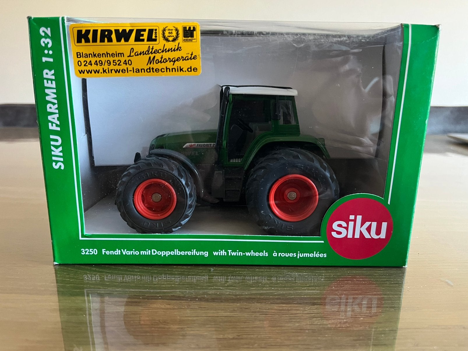 Fendt Vario 716 Favorit trekker Kirwel met dubbellucht Siku, Ophalen of Verzenden, Nieuw, Tractor of Landbouw, SIKU