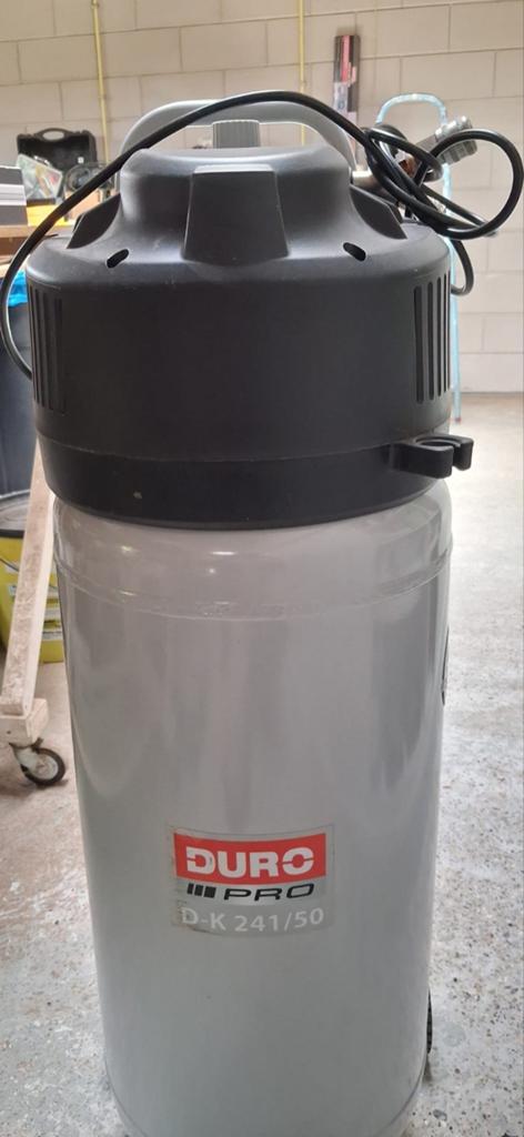 Duro Pro D-K 241/50 Compressor met accessoires, Doe-het-zelf en Verbouw, Compressors, Minder dan 25 liter, Ophalen, Minder dan 200 liter/min