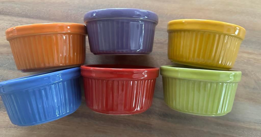 Leuke kleurrijke schaaltjes voor bijv creme brulee, Huis en Inrichting, Keuken | Servies, Keramiek, Nieuw, Ophalen of Verzenden