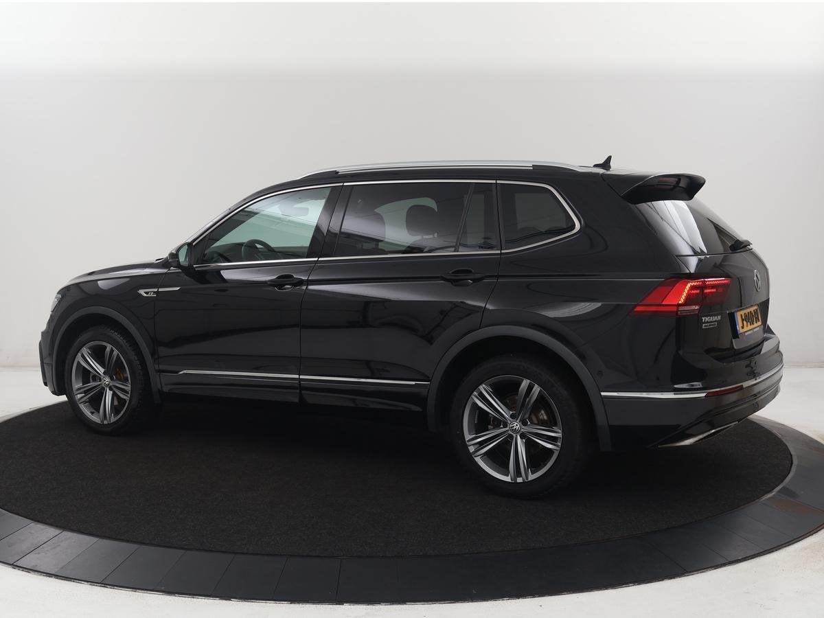 Volkswagen Tiguan Allspace 1.5 TSI Comfortline Business R-Li, Stof, 150 pk, 7 stoelen, Zwart
