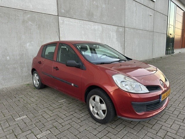 Renault Clio 1.4-16V Authentique, Gebruikt, Handgeschakeld, 1120 kg, Euro 4