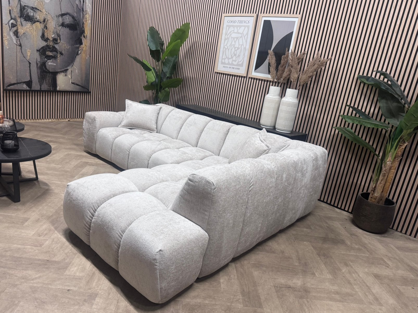NIEUW | Luxe Japandi Design Hoekbank - Zandbeige - 280 x 213, 250 tot 300 cm, -, Modulaire luxe japandi hoekbank hotel chique zandbeige trendy