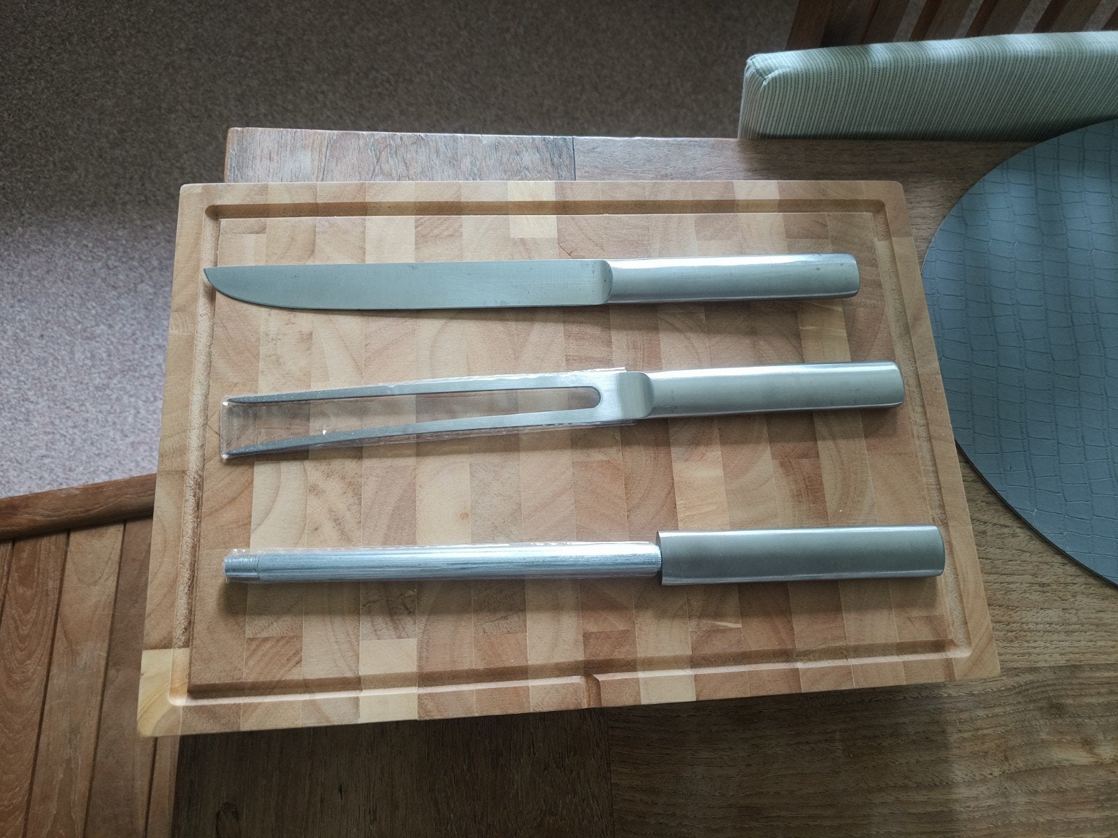 Vleesmes set met snijplank - RVS en Hout, Ophalen of Verzenden, Zo goed als nieuw, Rvs of Chroom, Bestekset