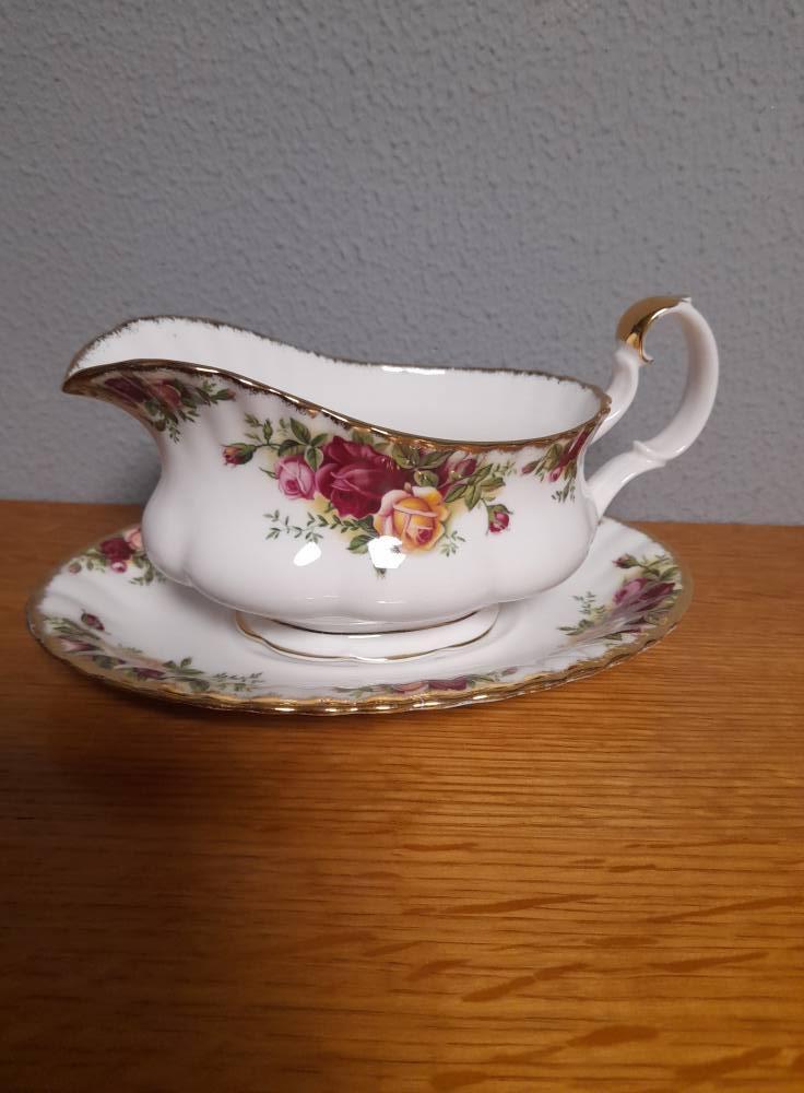 royal albert old country rose adv 63 saus kom met schotel, Ophalen of Verzenden