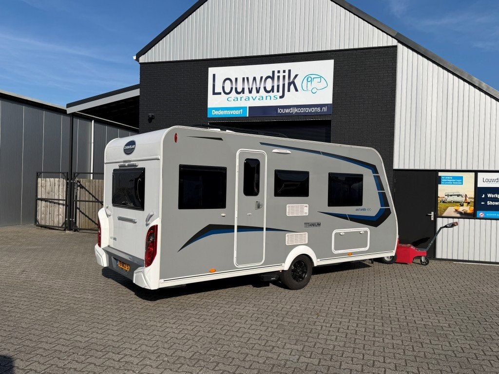 Foto 2 van CARAVELAIR Antares 450 Titanium ’24 (Enkele Bedden, Mover)