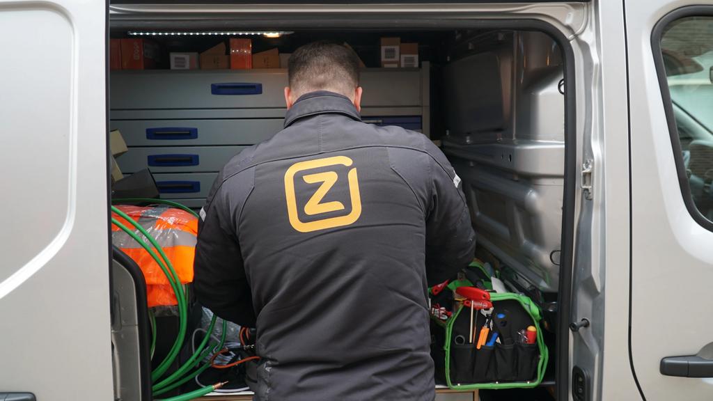 Ziggo Monteur Voor Al Uw Ziggo Storingen En Installaties., Ophalen, Zo goed als nieuw