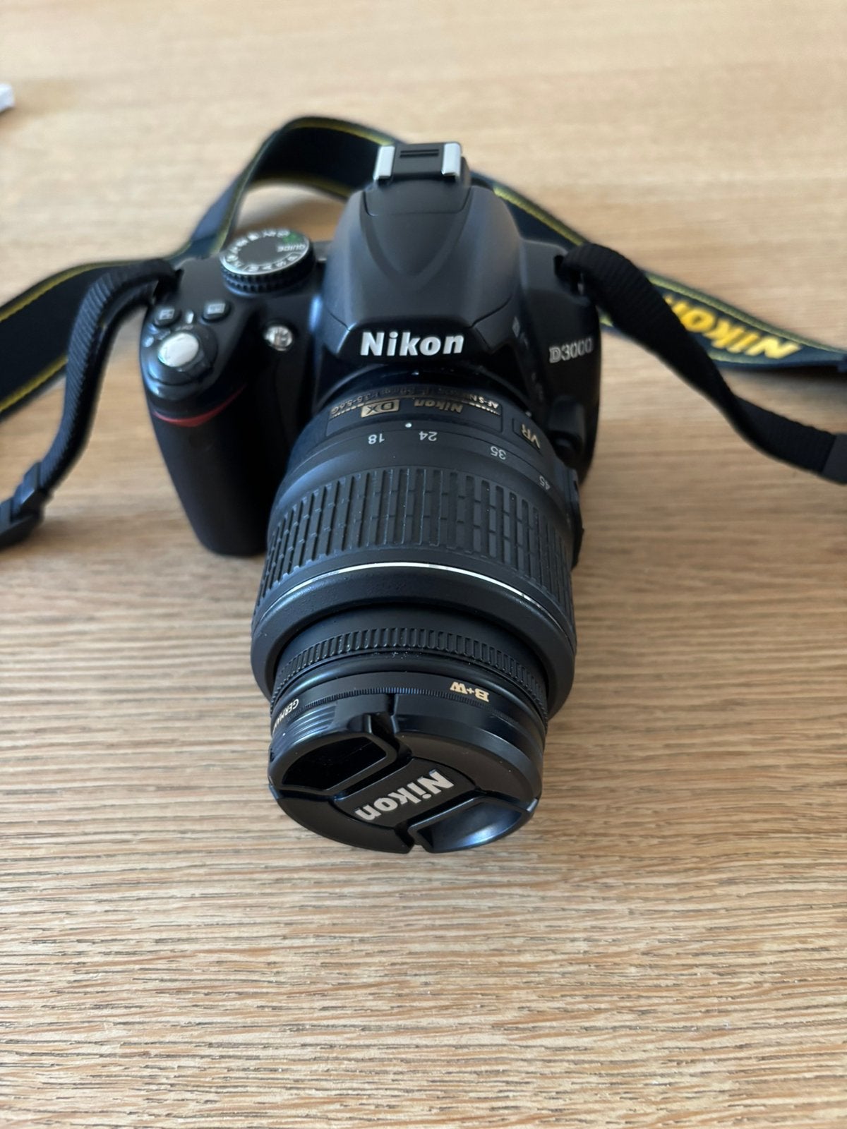 Nikon  D3000 digitale camera met 18-55 & 55-200 lens, Zo goed als nieuw, Nikon, 8 keer of meer, Bodydop