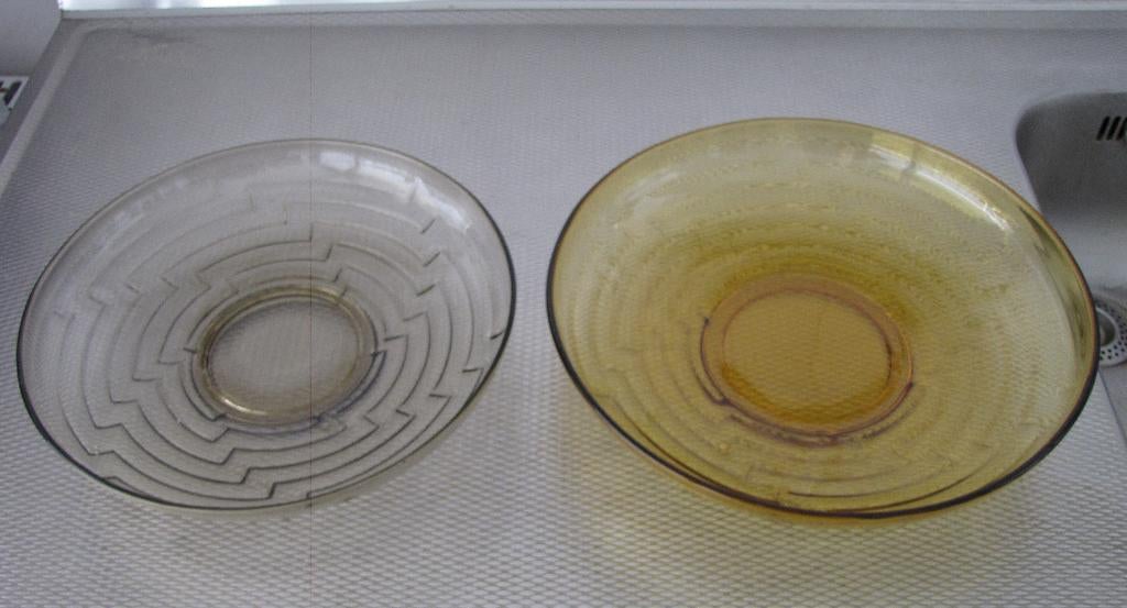 2 mooie drijfschalen Labyrinth Maastricht glas fumé en amber, Antiek en Kunst, Antiek | Glas en Kristal, Ophalen