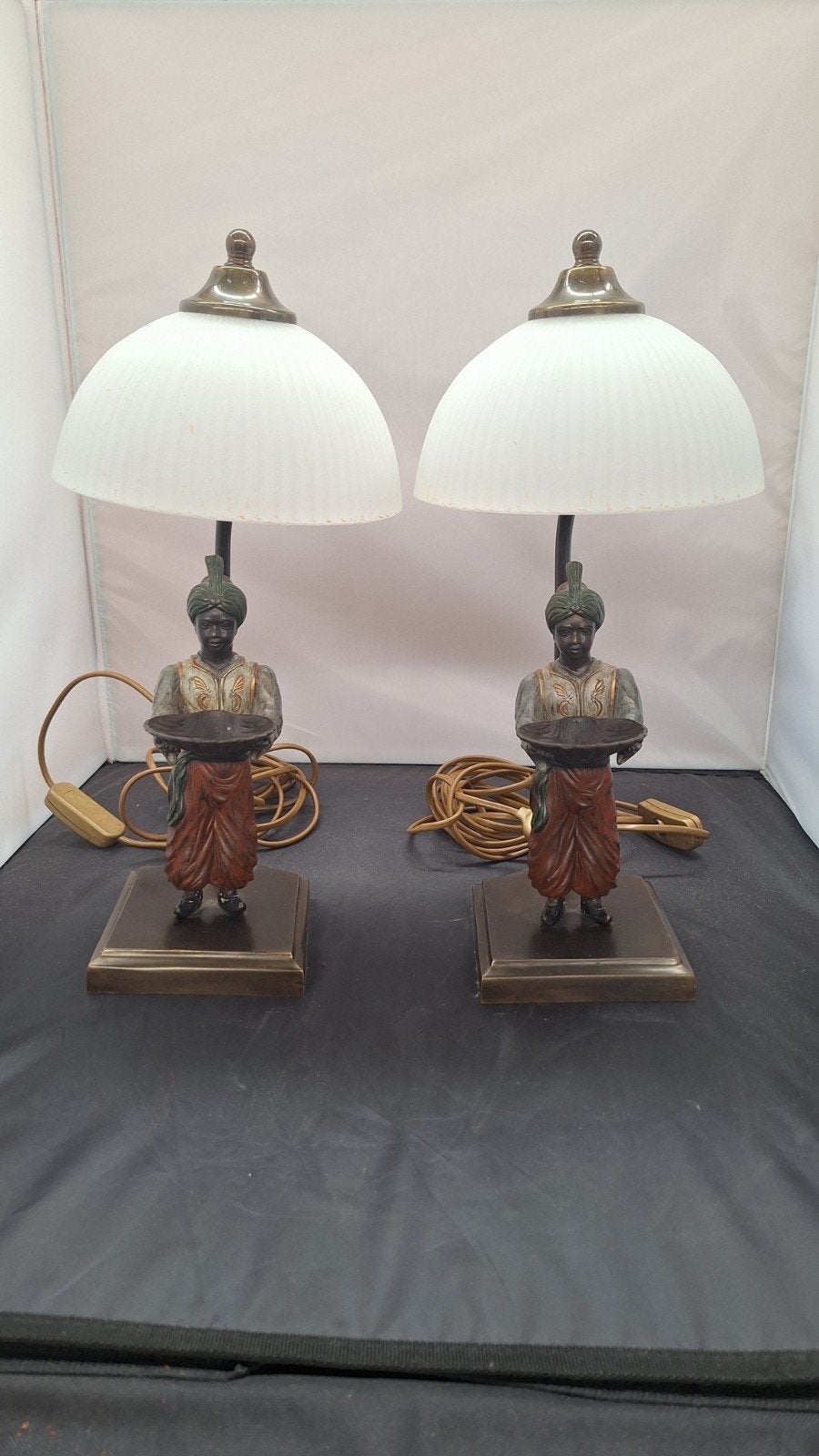 Set van 2 Oosterse Tafellampen met Beeldjes, Ophalen of Verzenden