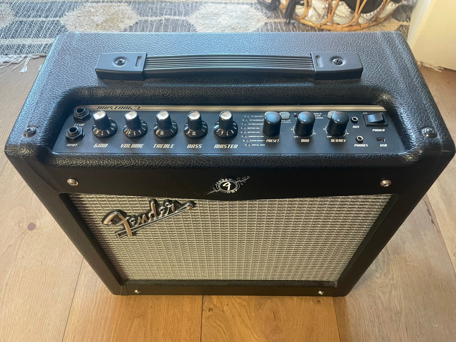 Fender Mustang I v2 gitaarversterker 20W, Ophalen of Verzenden, Zo goed als nieuw, Minder dan 50 watt
