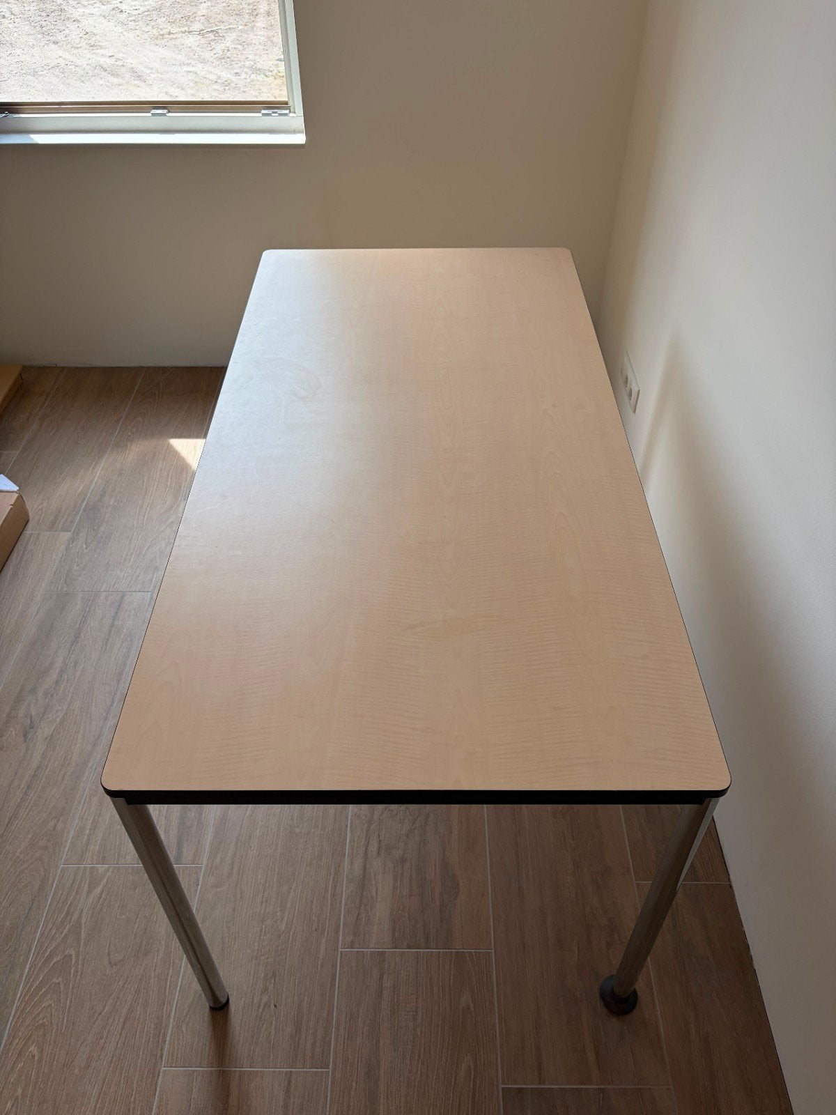 Bureau / kantoortafel, Ophalen, 160 cm, Gebruikt, Meerkleurig