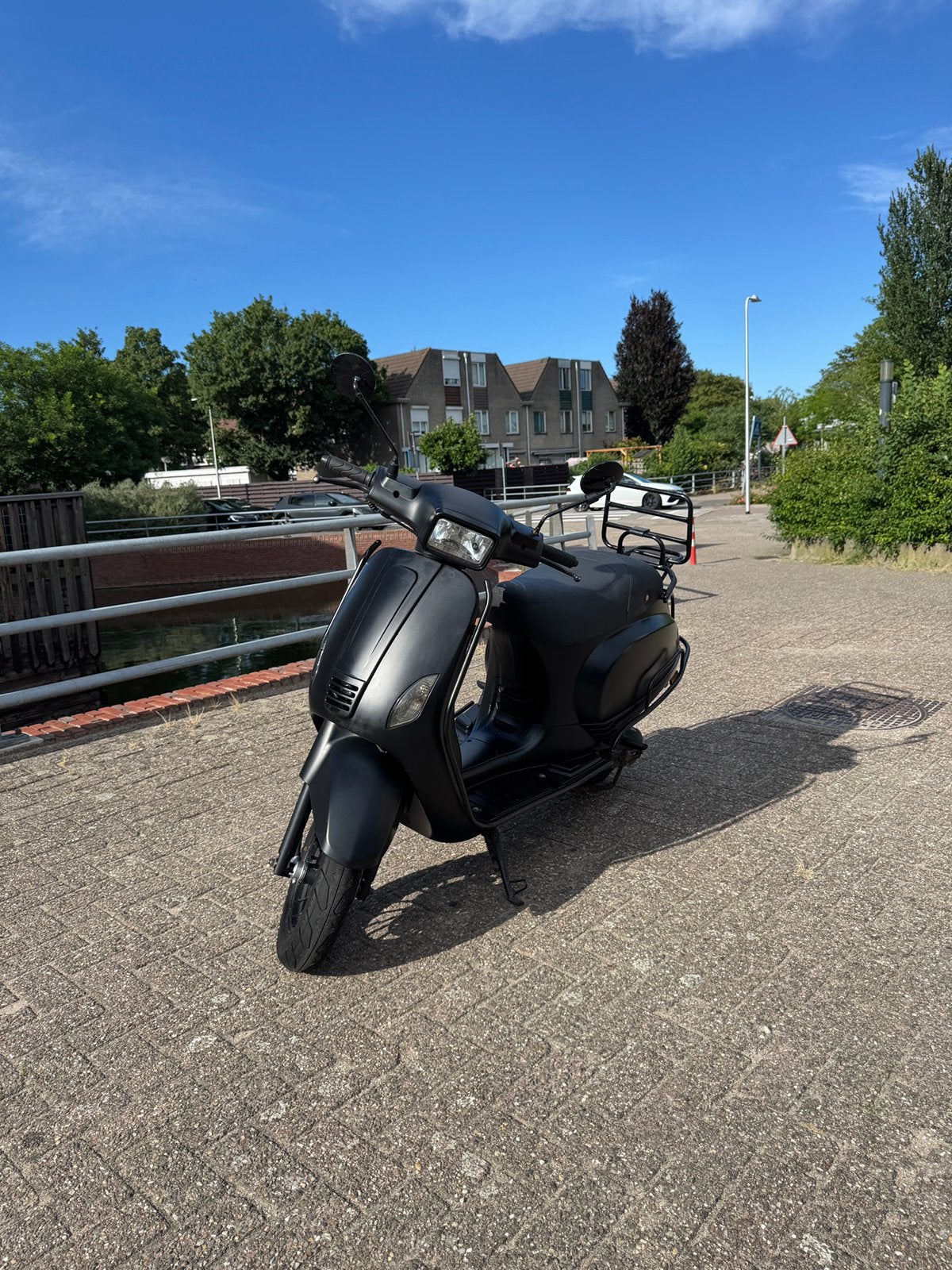 La Souris Sourini RS matt zwart, Fietsen en Brommers, Scooters | Overige merken, Ophalen, Maximaal 45 km/u, Zo goed als nieuw