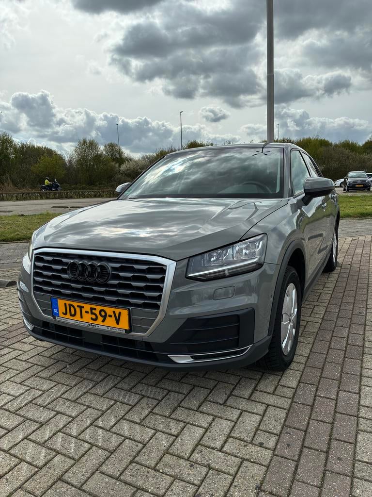 Audi Q2 35 Tfsi 150pk S Tronic 2020 Grijs, Auto's, Audi, 4 cilinders, 1500 kg, 5 stoelen, Voorwielaandrijving
