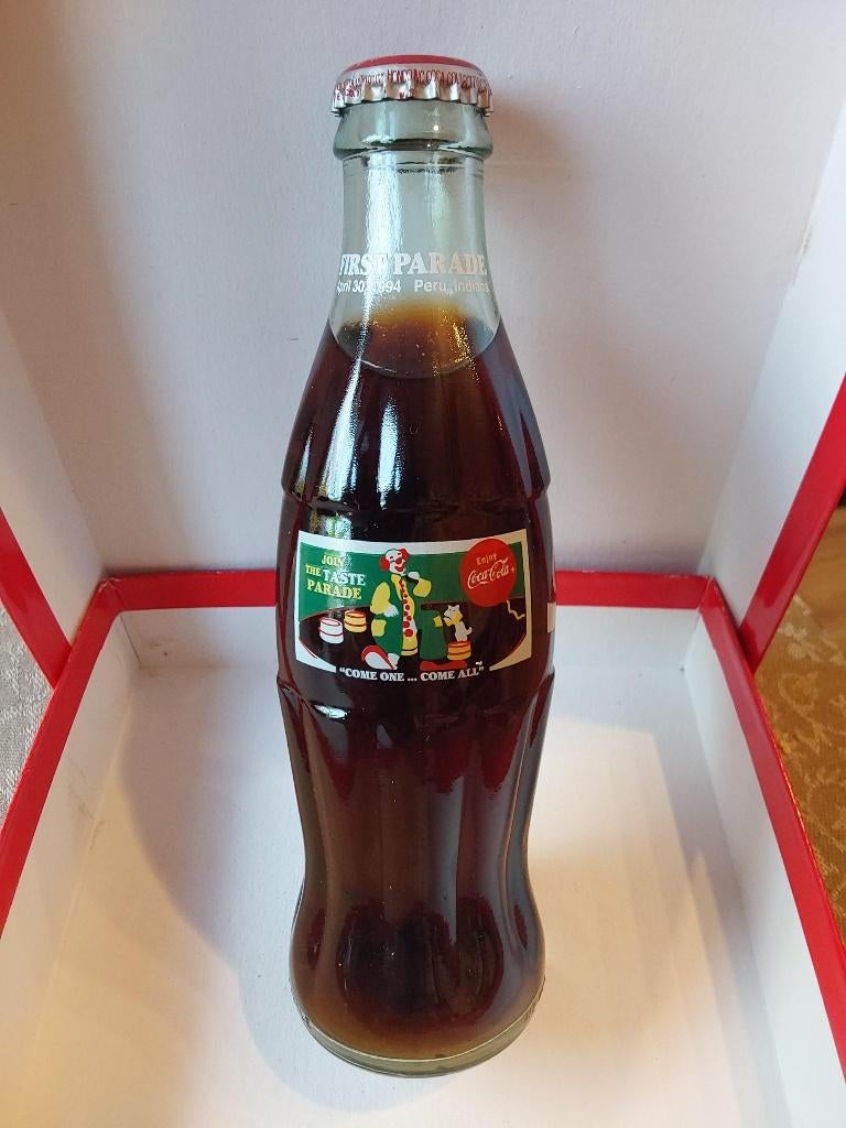 COCA COLA FLES JOIN THE TASTE PARDADE 1994 PERU,INDIANA, Ophalen of Verzenden, Zo goed als nieuw, Overige typen