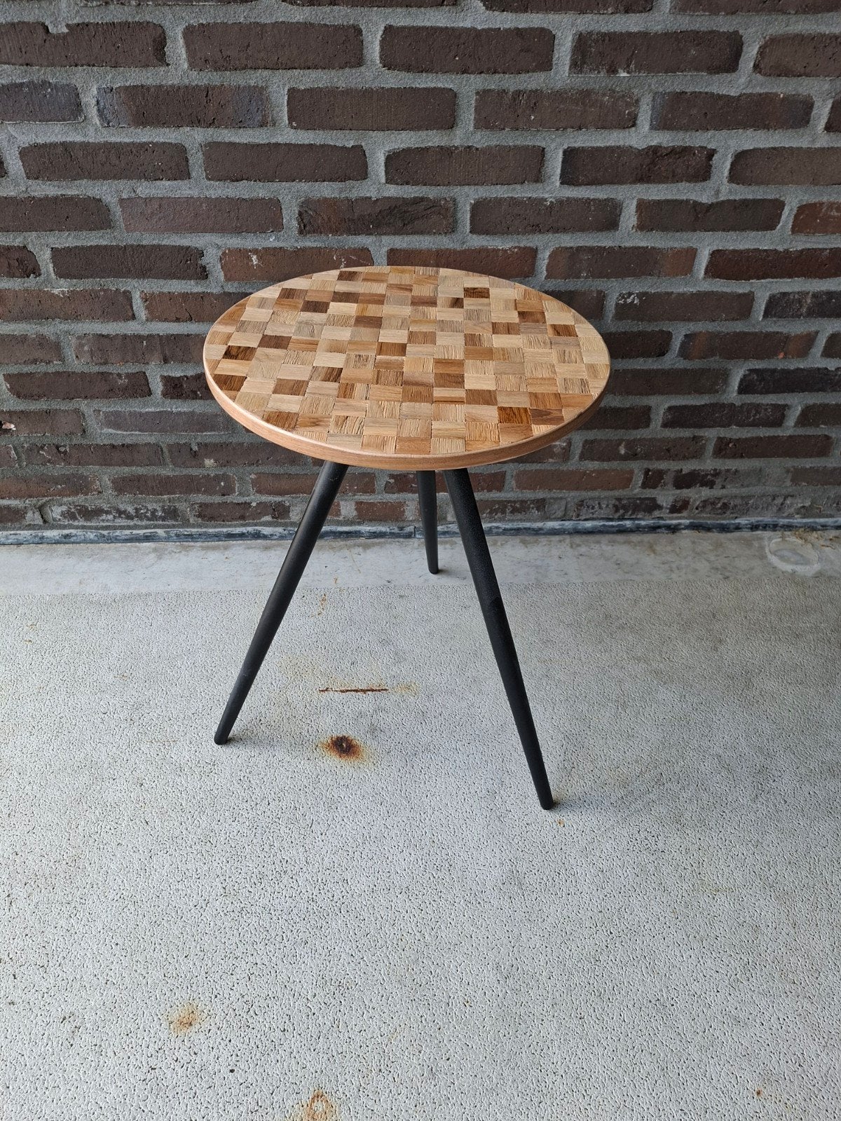 Unieke bijzettafel met houten mozaïek blad, Minder dan 55 cm, Zo goed als nieuw, Hout, Ophalen