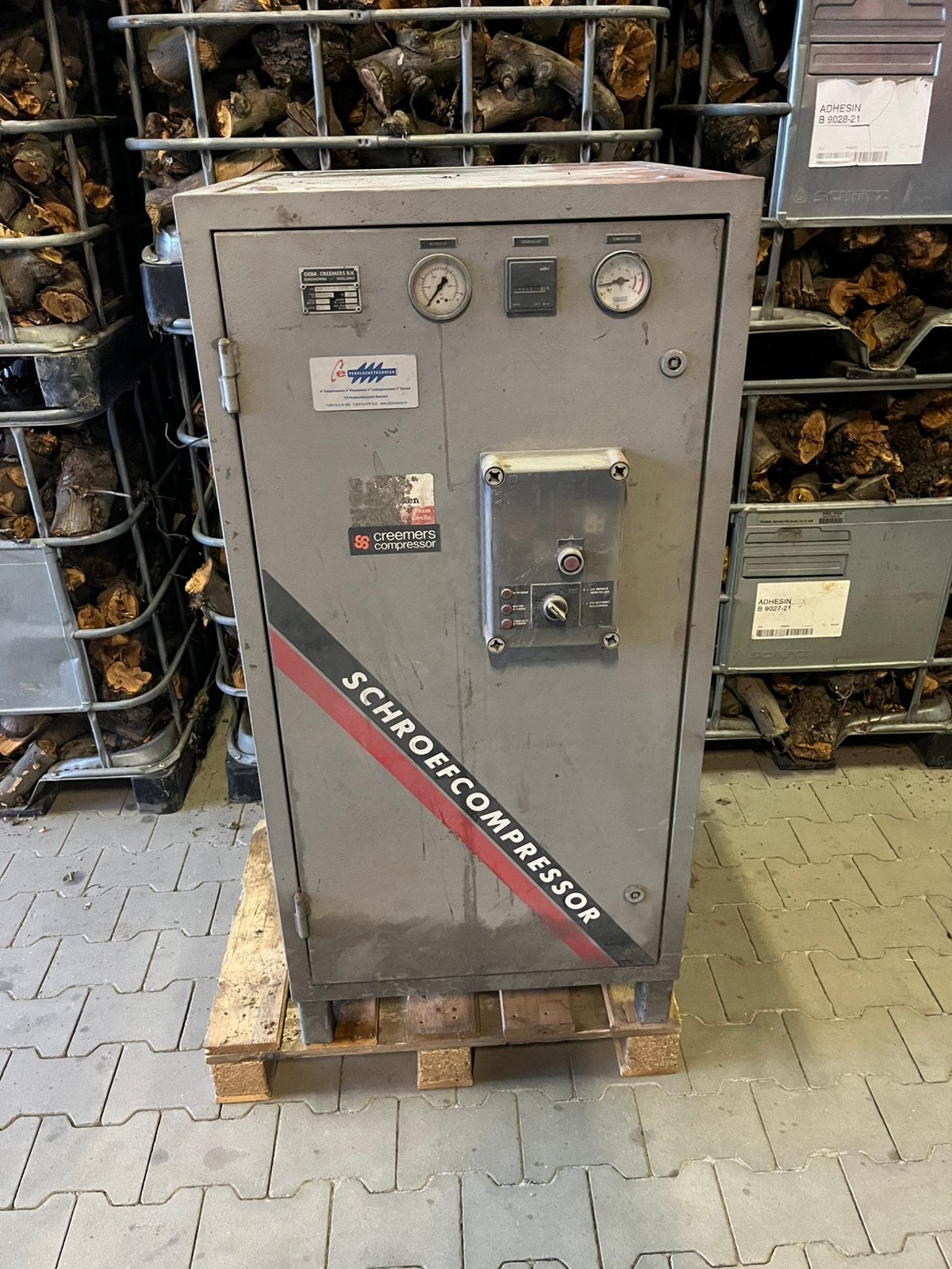 Schroefcompressor merk creemers, Doe-het-zelf en Verbouw, Ophalen, Gebruikt, 800 liter/min of meer, 10 bar of meer
