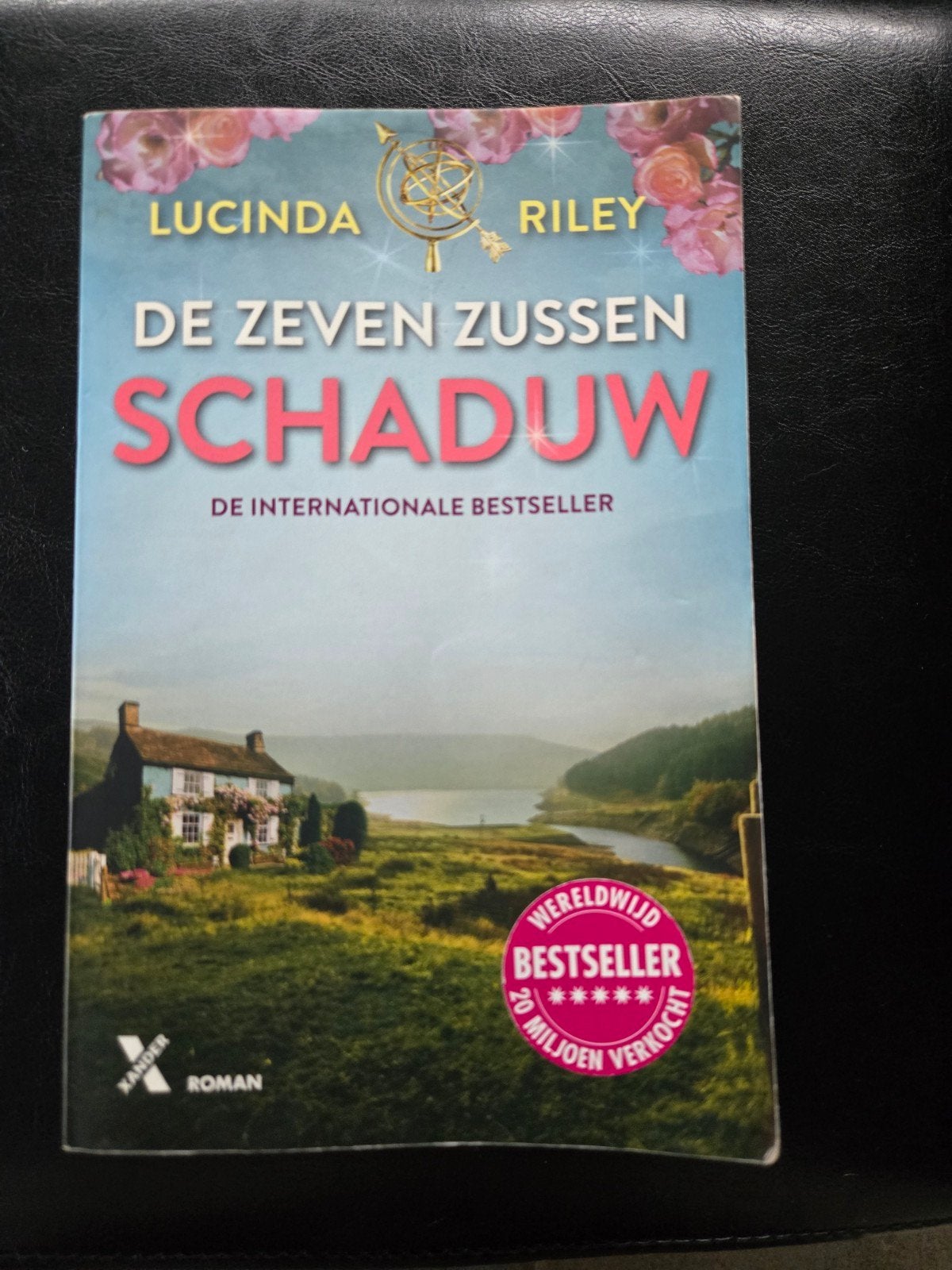 De Zeven Zussen - Schaduw door Lucinda Riley, Boeken, Ophalen of Verzenden, Zo goed als nieuw, Lucinda Riley, Nederland