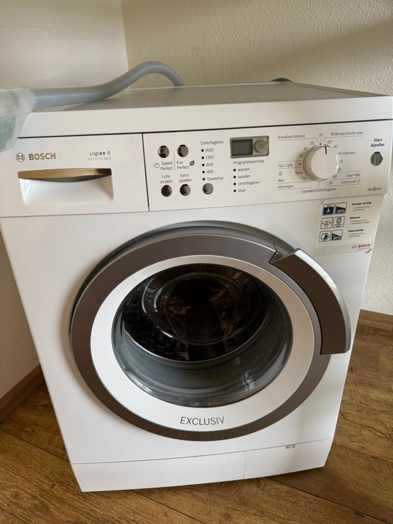 Wasmachine Bosch Logixx 8 VarioPerfect Exclusiv, Ophalen, 1200 tot 1600 toeren, Gebruikt, Voorlader