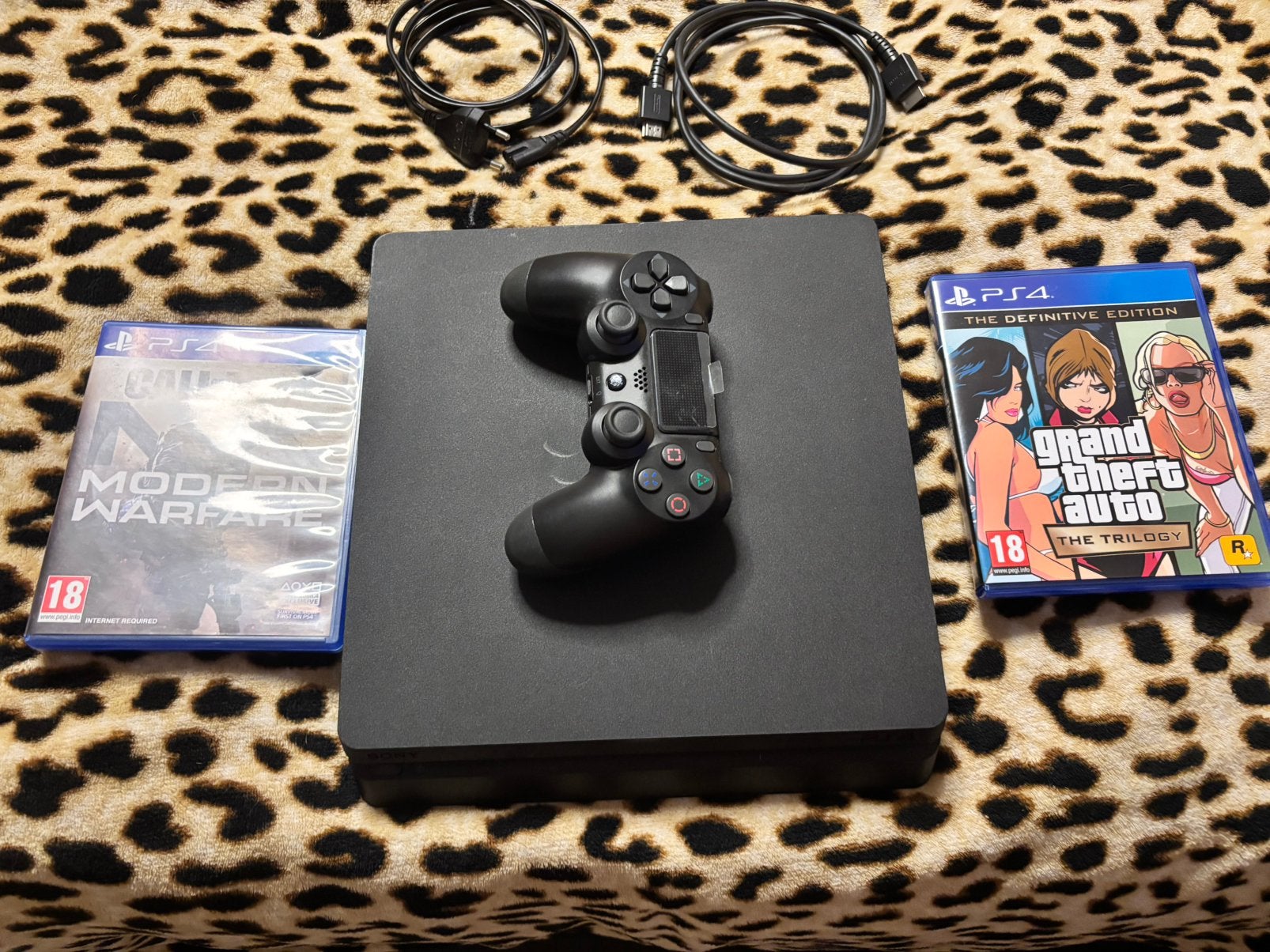 Zeer nette ps4, Ophalen of Verzenden, Zo goed als nieuw, Met 1 controller, Slim