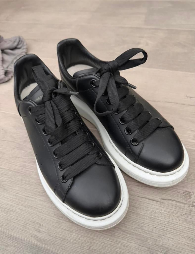 Alexander Mcqueen sneakers zwart 39, Ophalen, Zwart, Sneakers of Gympen, Zo goed als nieuw