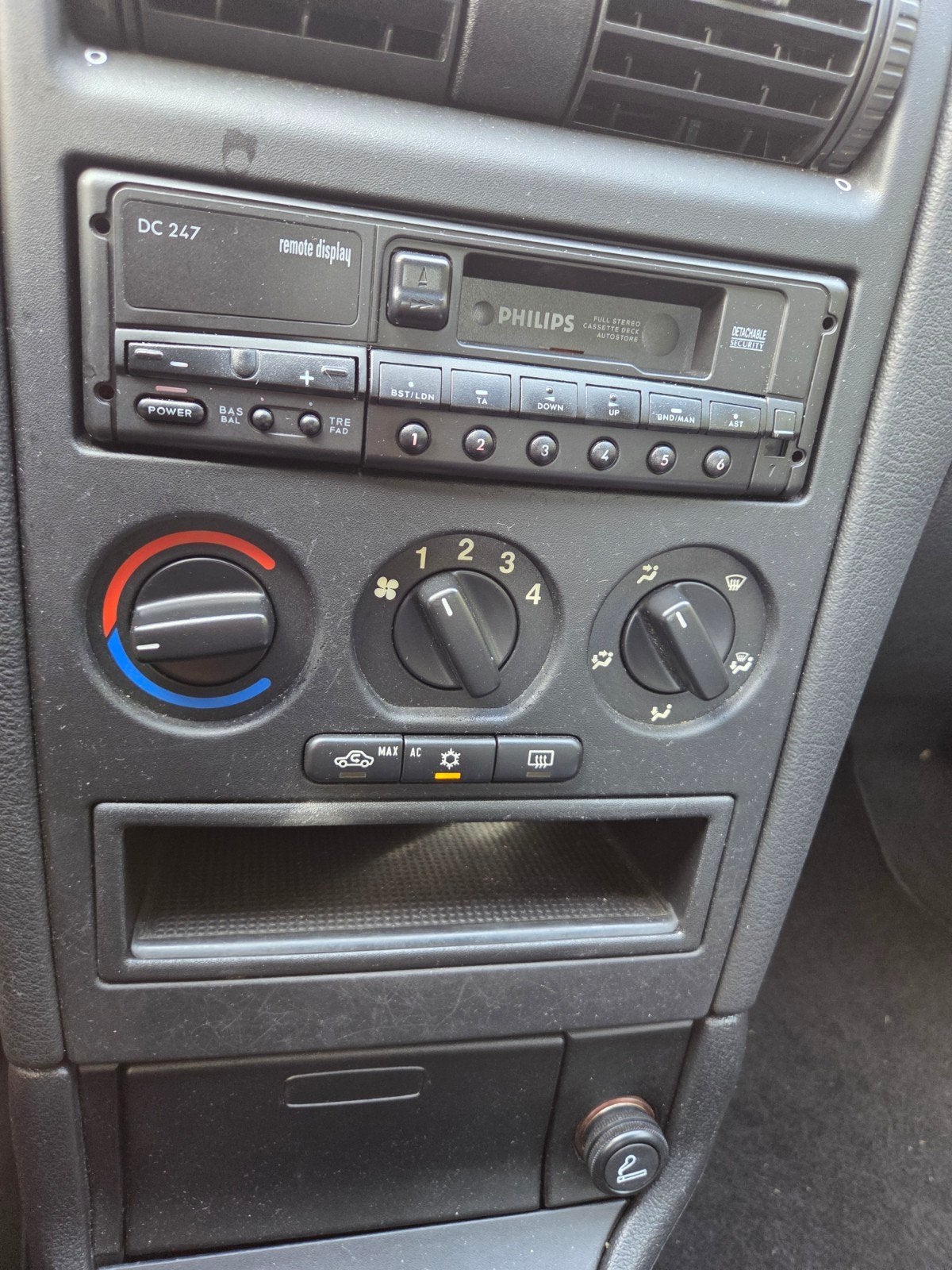 Foto 14 van Opel Astra 1.6 I 16V Airco,cruise,nieuwe apk