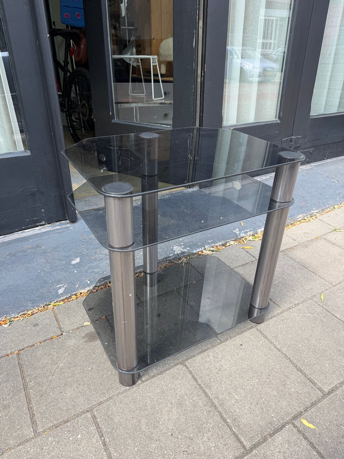 Vintage audiomeubel, jaren 80 rookglas bijzettafel, Ophalen, Gebruikt, 50 tot 100 cm, I