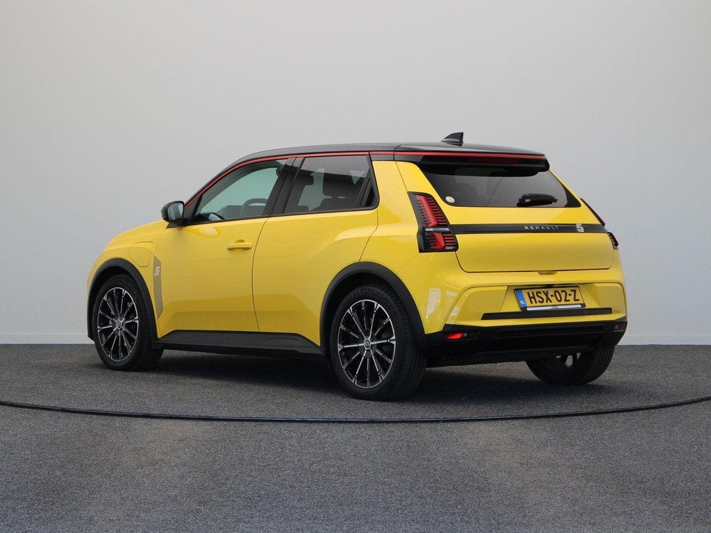 Renault 5 comfort range techno 52 kWh | Stoel- en stuurwielv, Auto's, Stof, Gebruikt, 150 pk, 31 min