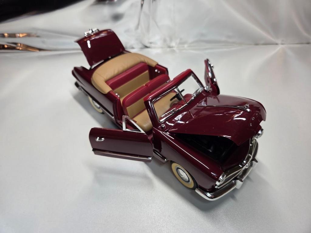 Ford. Convertible. 1949, Ophalen of Verzenden, Zo goed als nieuw, Auto, ERTL