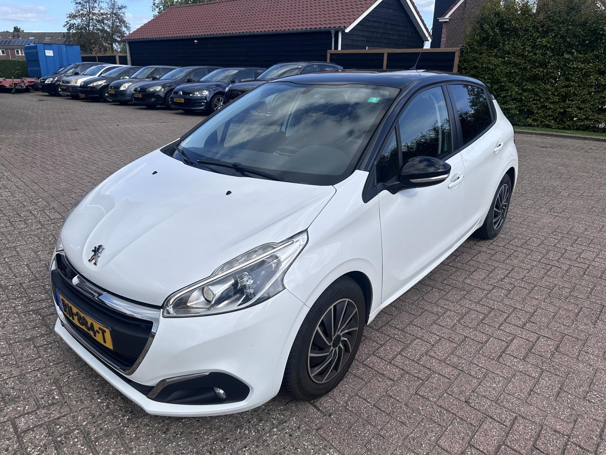 Peugeot 208 1.6 BlueHDi Blue Lease ALLEEN EXPORT, Auto's, Voorwielaandrijving, 590 kg, Gebruikt, Euro 6