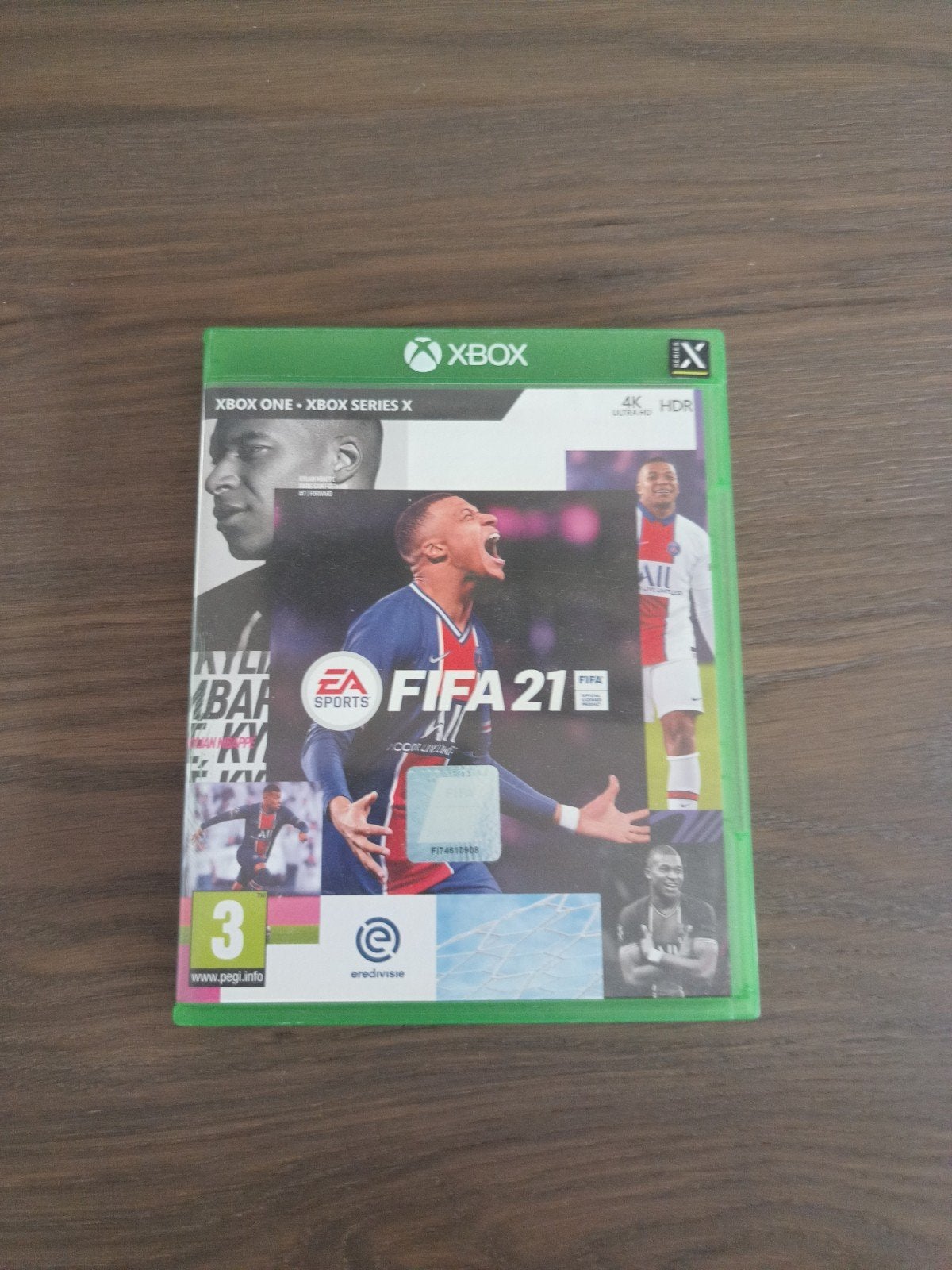 FIFA 21 Xbox One (ook speelbaar op Xbox Series X), Ophalen, Zo goed als nieuw, Sport, 3 spelers of meer