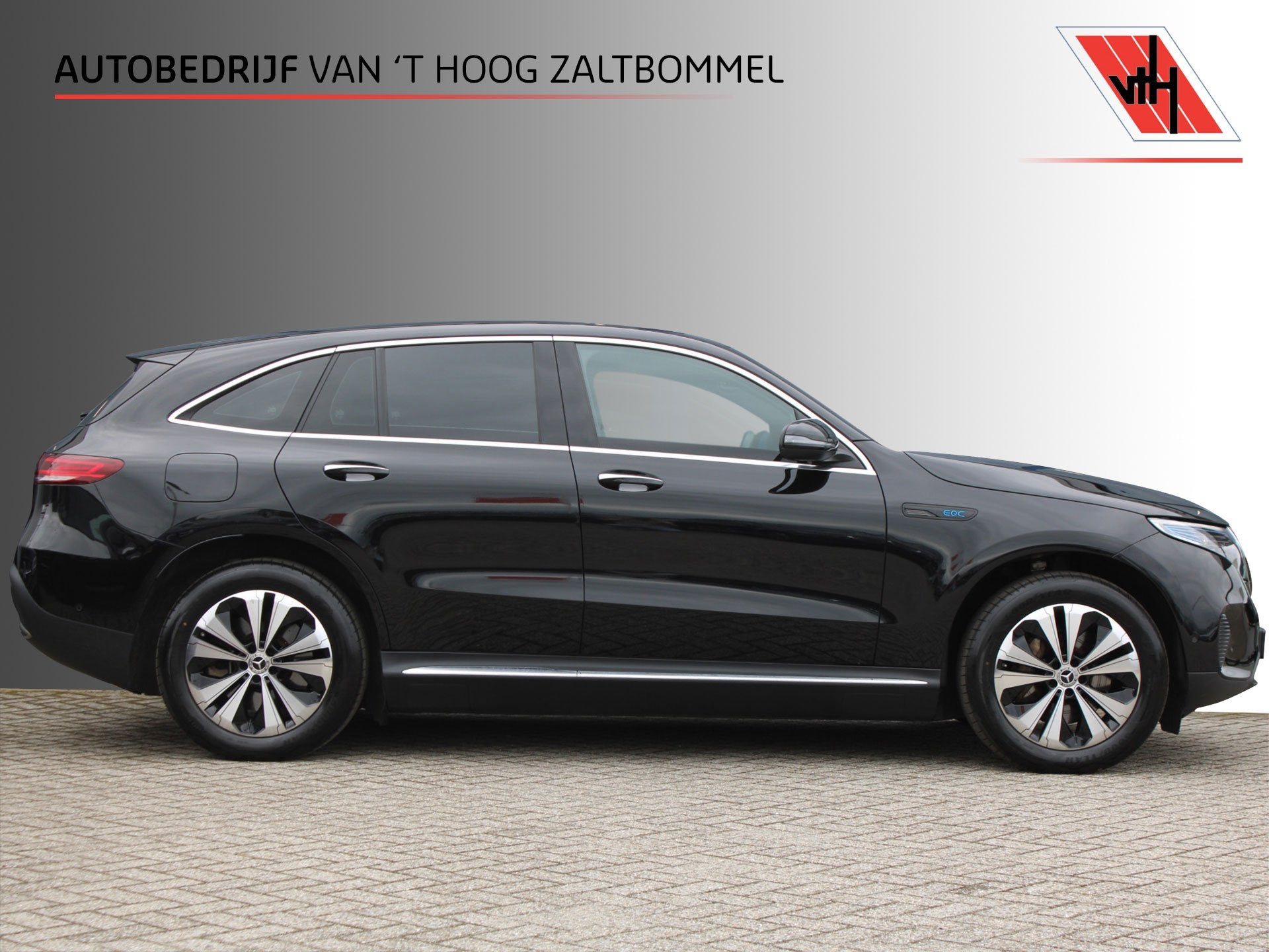 Mercedes-Benz EQC 400 4MATIC 80 kWh LEDER KEY-LESS GO CARPLA, Auto's, Automaat, Zwart, 2395 kg, Zwart