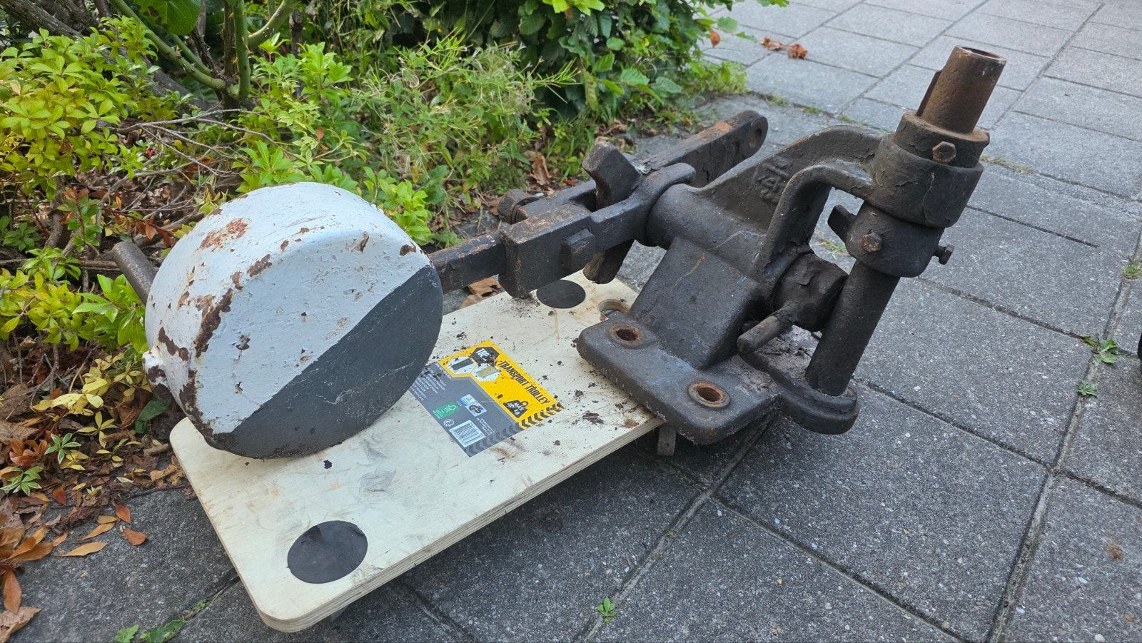 2 oude wisselstellers Borkum – gietijzeren + 3 seinlantaarns, Antiek en Kunst, Antiek | Gereedschap en Instrumenten, Ophalen