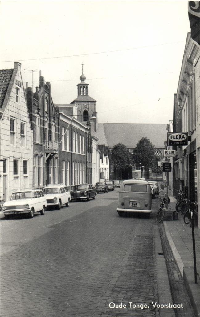 Oude Tonge, Voorstraat - auto fiets - ongelopen, Verzenden, 1960 tot 1980, Ongelopen, Zuid-Holland