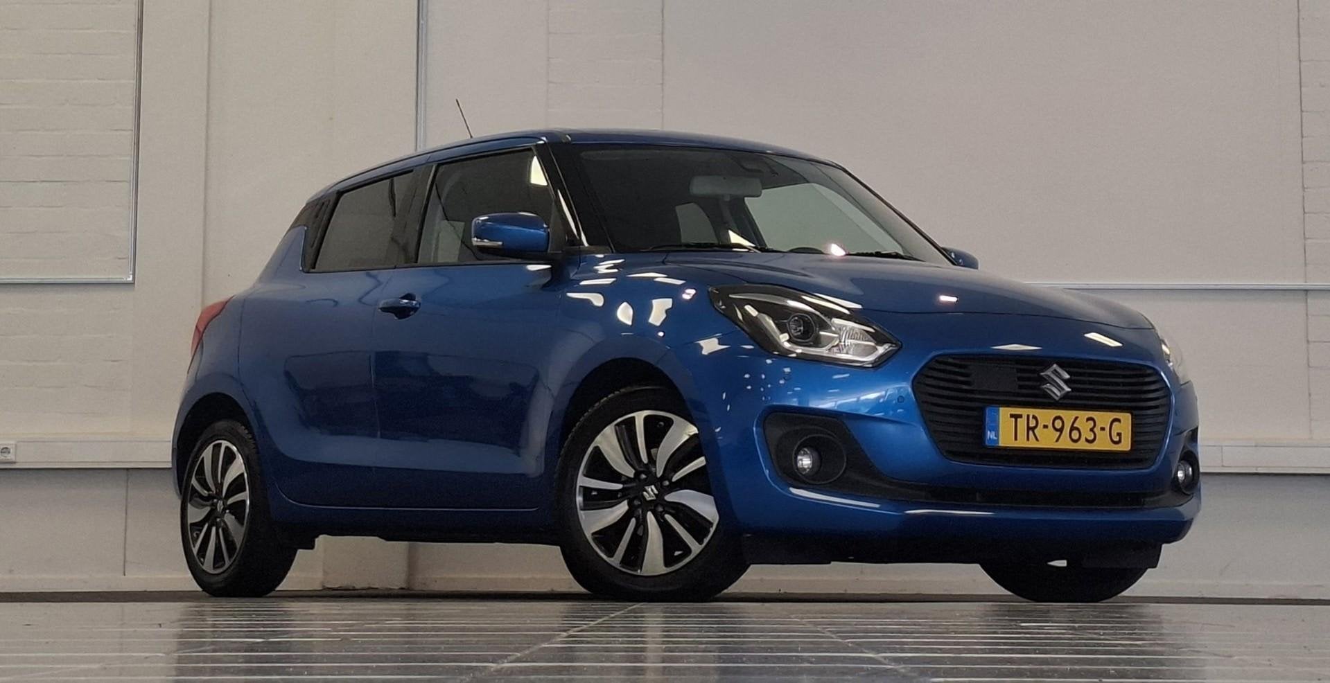 Suzuki Swift 1.0i Stijl Automaat Apple Carplay/Android Auto, Auto's, Stof, Gebruikt, Swift, Bedrijf